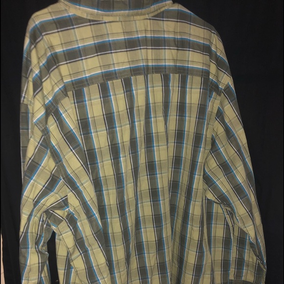 Button up - Picture 2 of 2